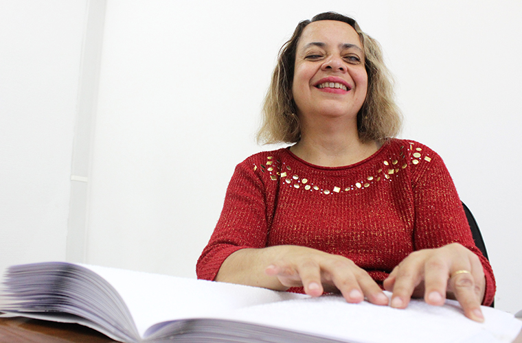 Fundação Dorina Nowill para Cegos usa inteligência artificial para traduzir  o sentimento do Natal – CidadeMarketing